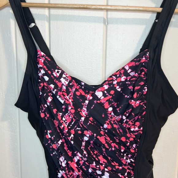 Croft and Barrow Ruched Slimming One Piece Swimsuit - Picture 2 of 10
